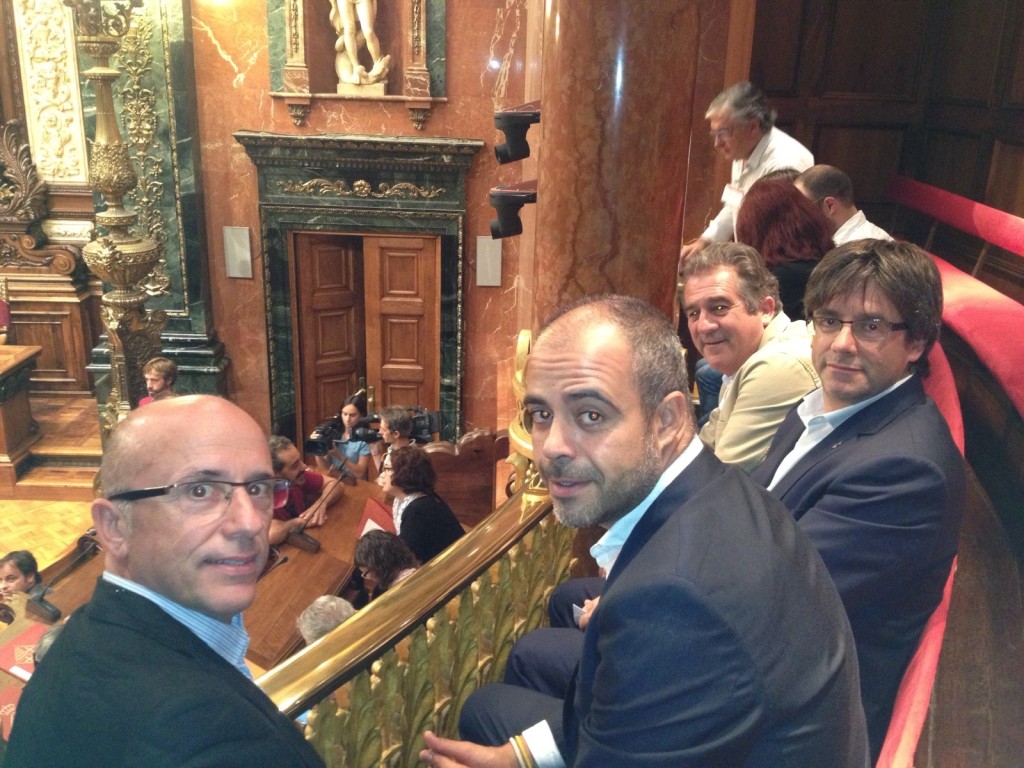 Joan Rabasseda, Miquel Buch, Carles Puigdemont i Josep Andreu al ple